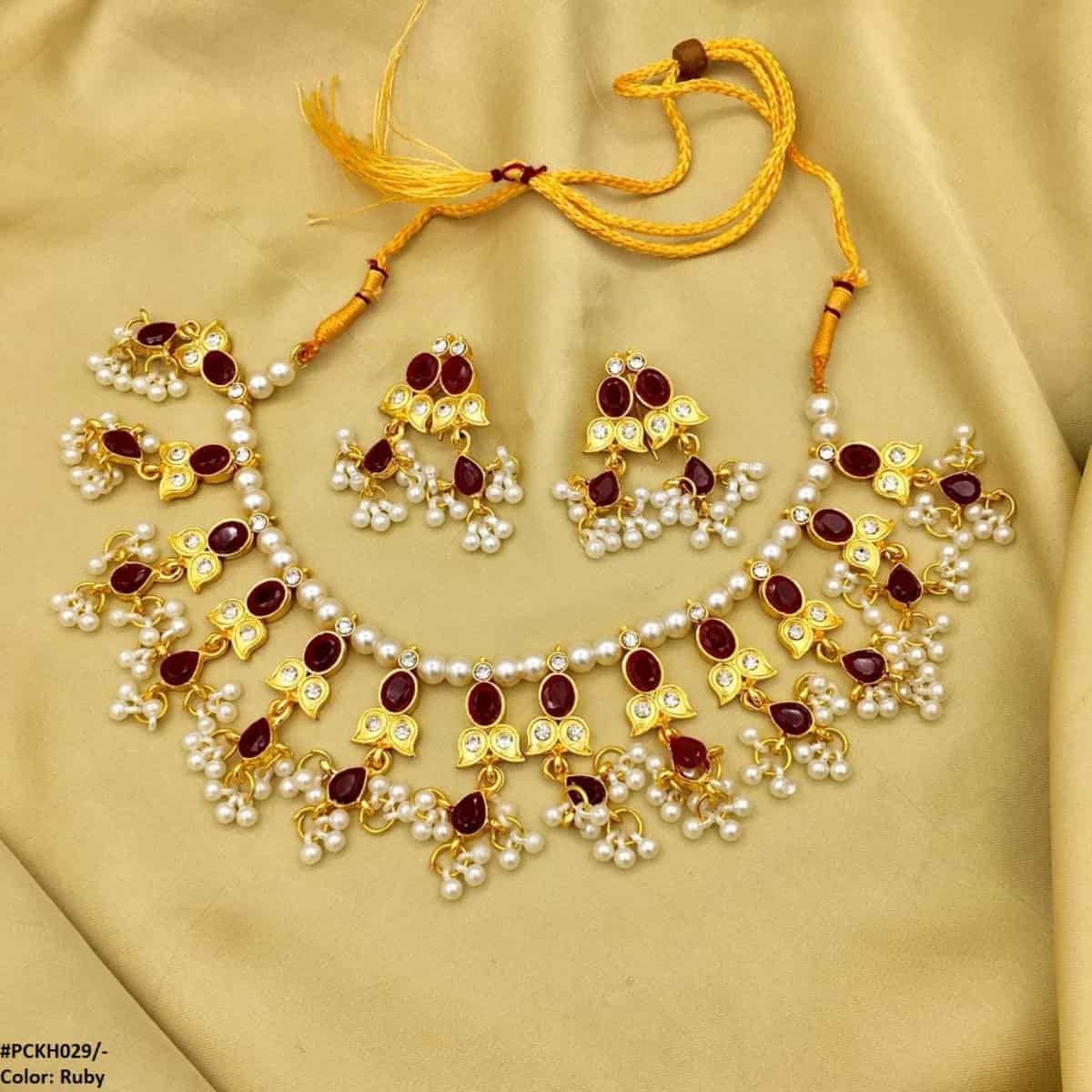 Beza/Saru Collar Necklace Jewellery Set
